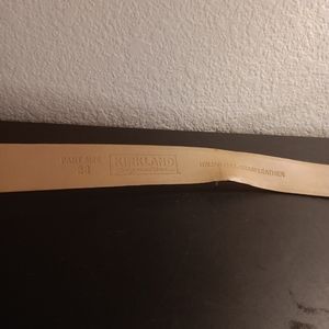 GORGEOUS Kirklands 38" Genuine Black Leather Men Belt in Excellent Condition.